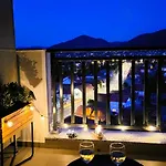 Mountain View Retreat - Private Parking Апартаменты *