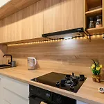 Mountain View Retreat - Private Parking Апартаменты *