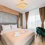 Mountain View Retreat - Private Parking Апартаменты *