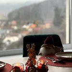Mountain View Retreat - Private Parking Апартаменты *