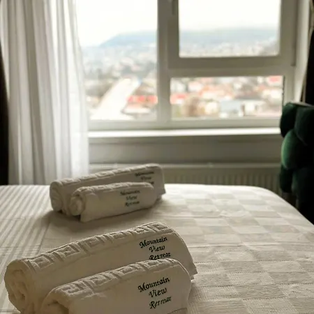 Mountain View Retreat - Private Parking