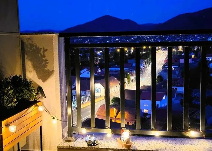 Mountain View Retreat - Private Parking Apartment *