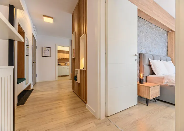 Mountain View Retreat - Private Parking Apartment