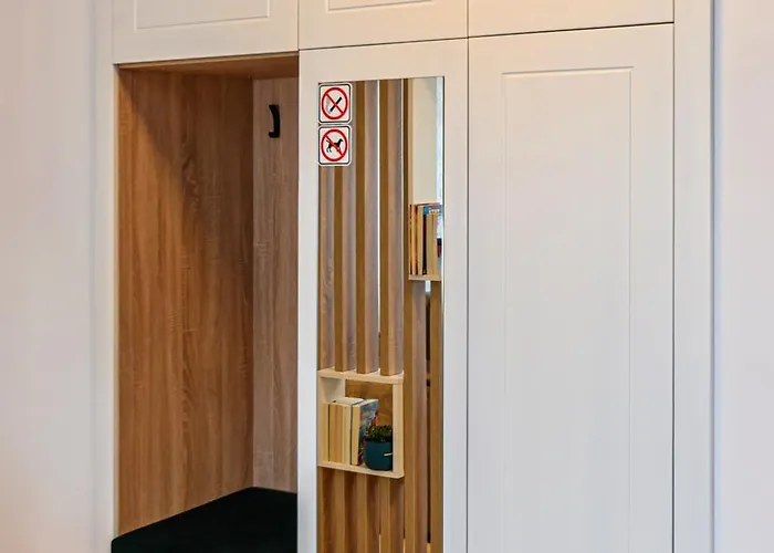 Mountain View Retreat - Private Parking Apartment